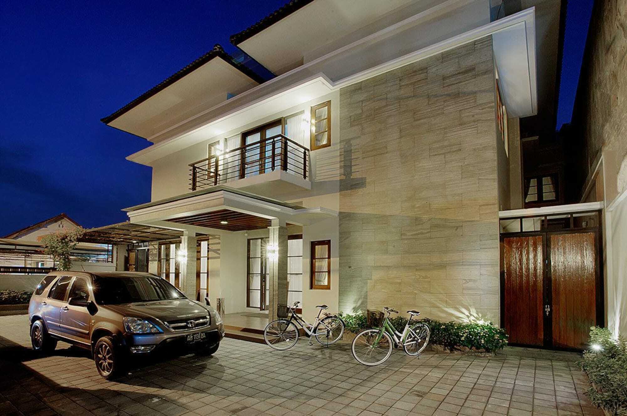 Omah Garuda Homestay Pakualaman Exterior photo